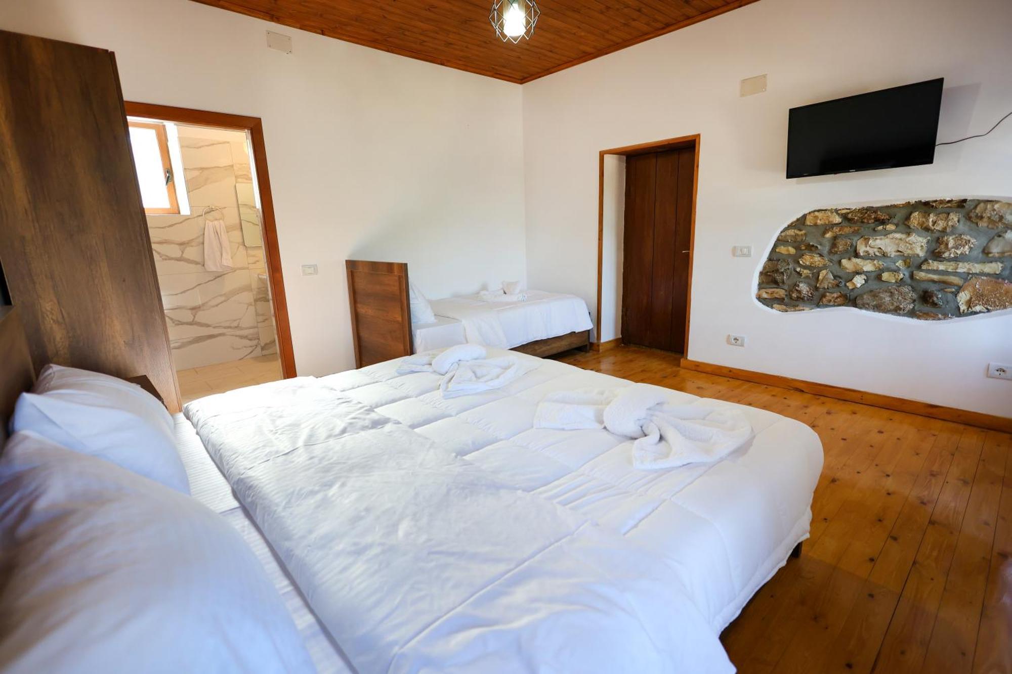 Villa Shpiragu Village Experience Berat Kültér fotó