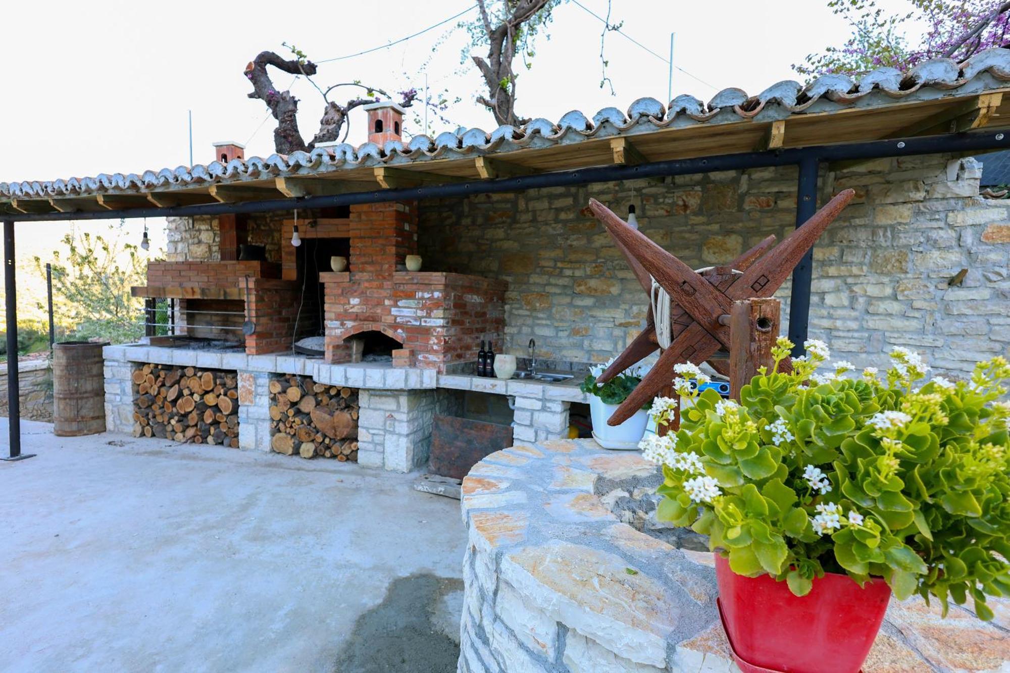 Villa Shpiragu Village Experience Berat Kültér fotó