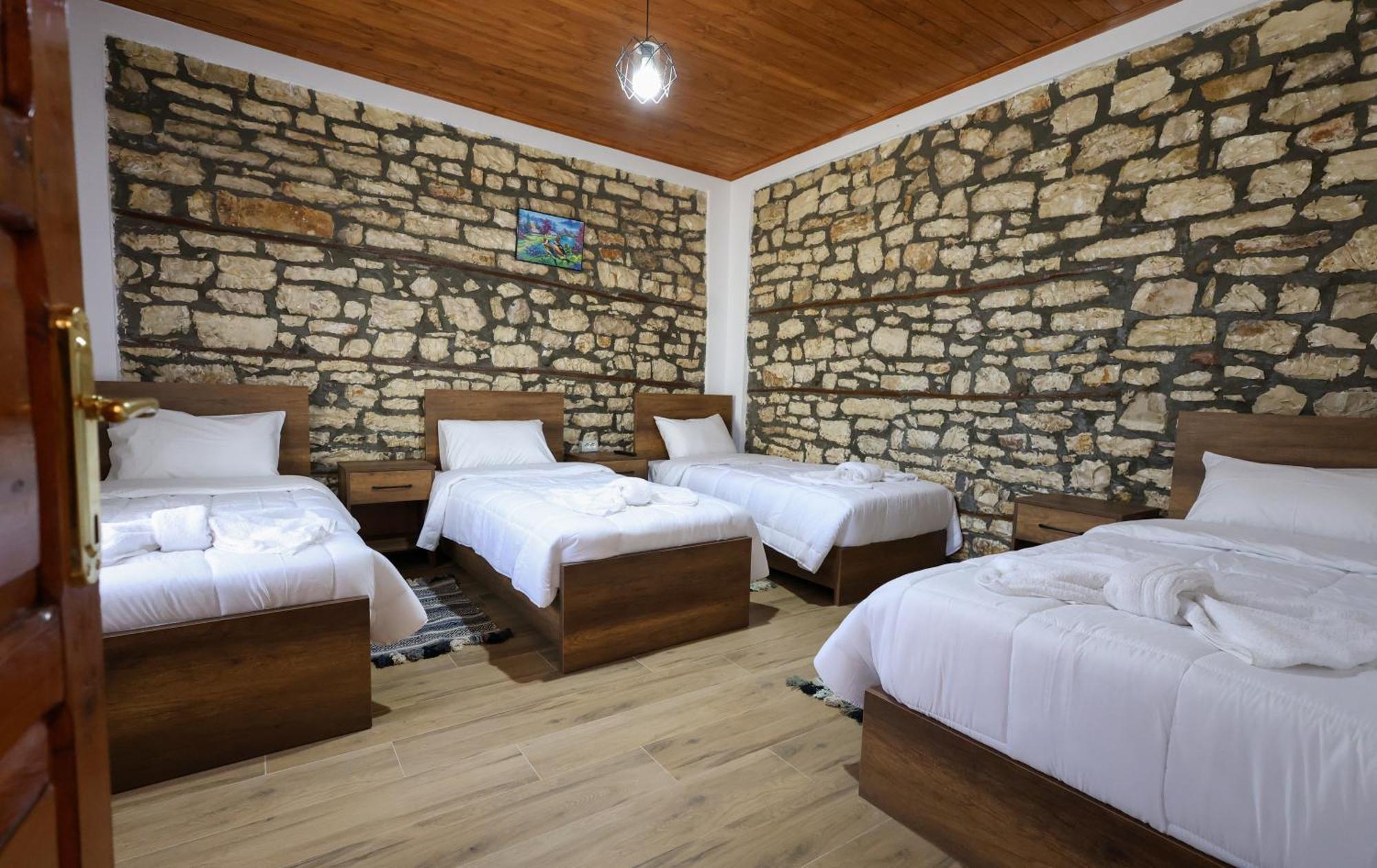 Villa Shpiragu Village Experience Berat Kültér fotó