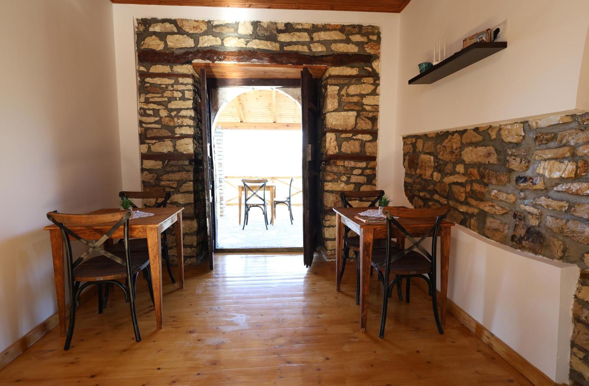 Villa Shpiragu Village Experience Berat Kültér fotó