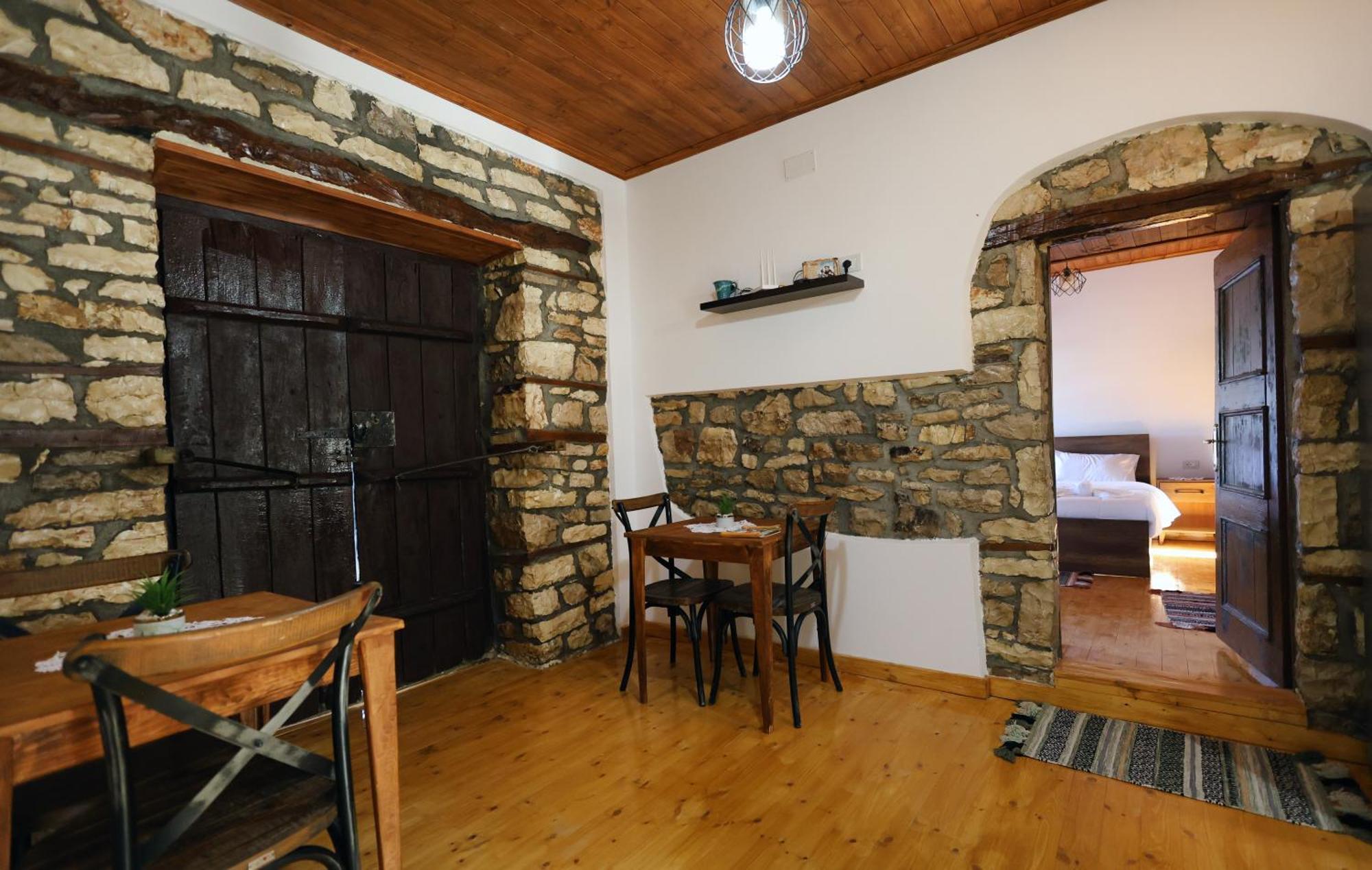 Villa Shpiragu Village Experience Berat Kültér fotó
