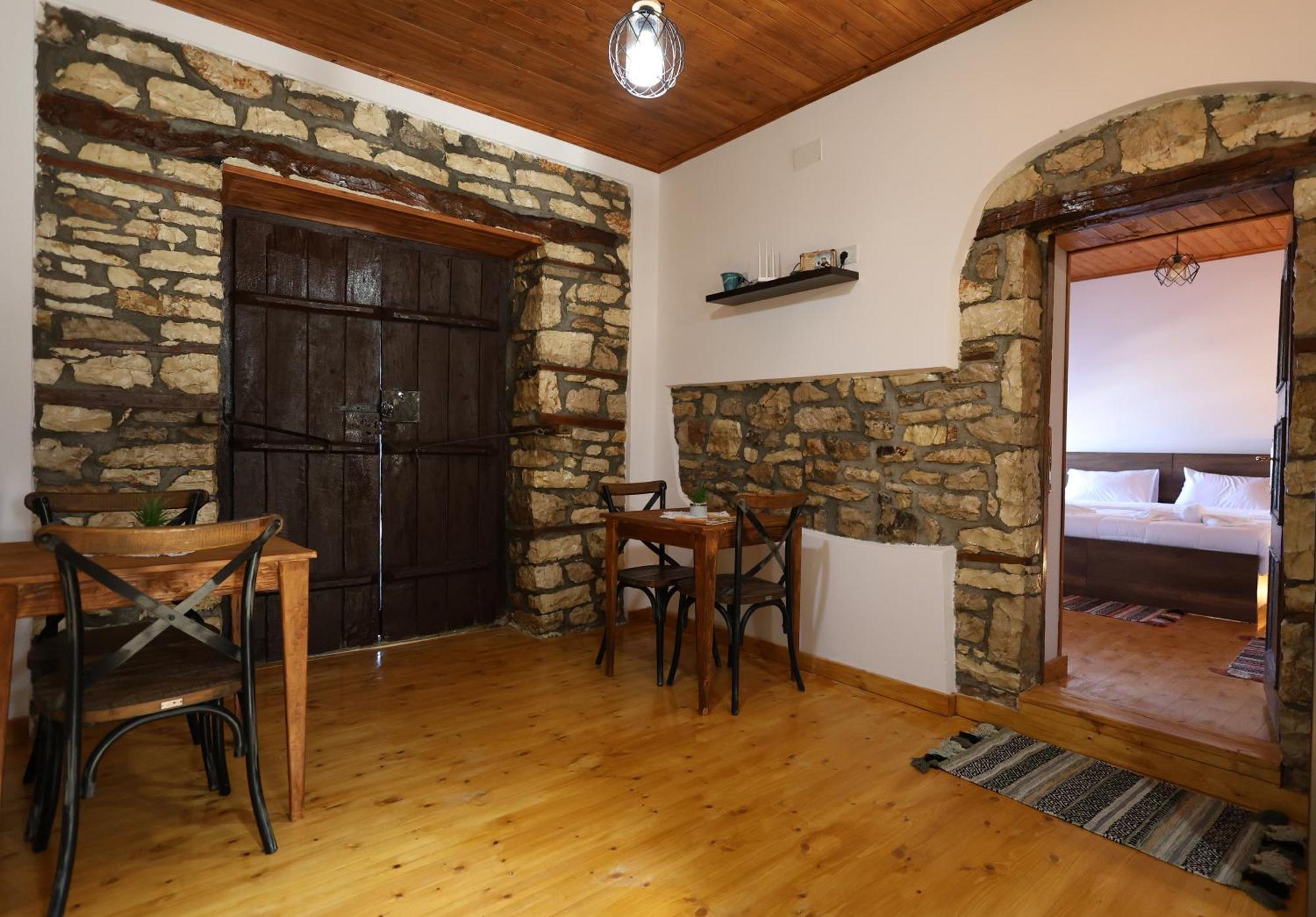 Villa Shpiragu Village Experience Berat Kültér fotó