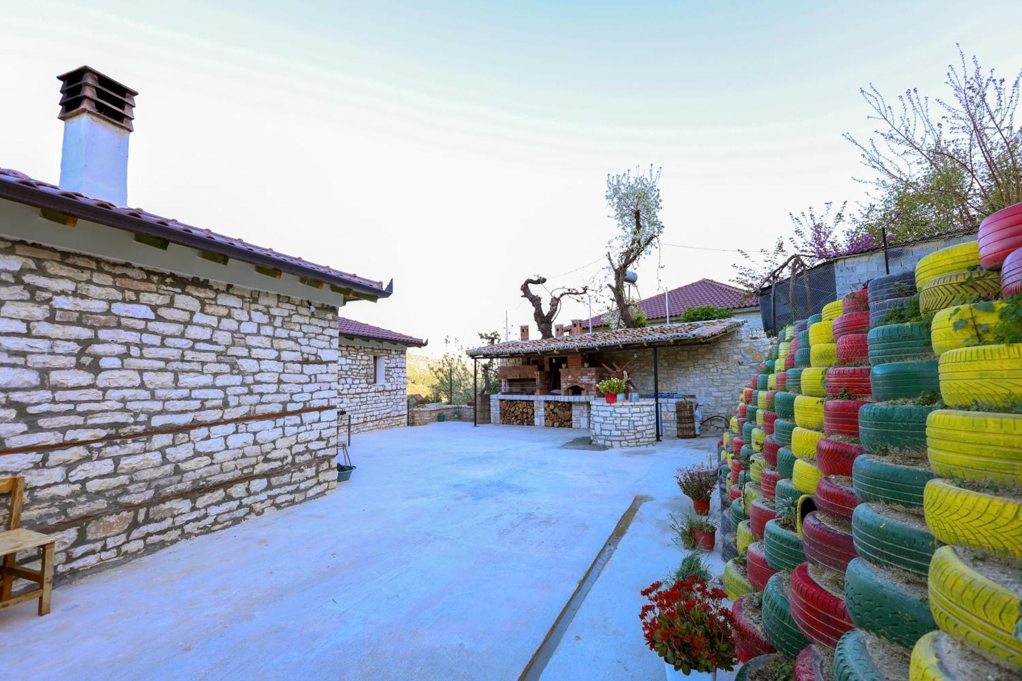 Villa Shpiragu Village Experience Berat Kültér fotó