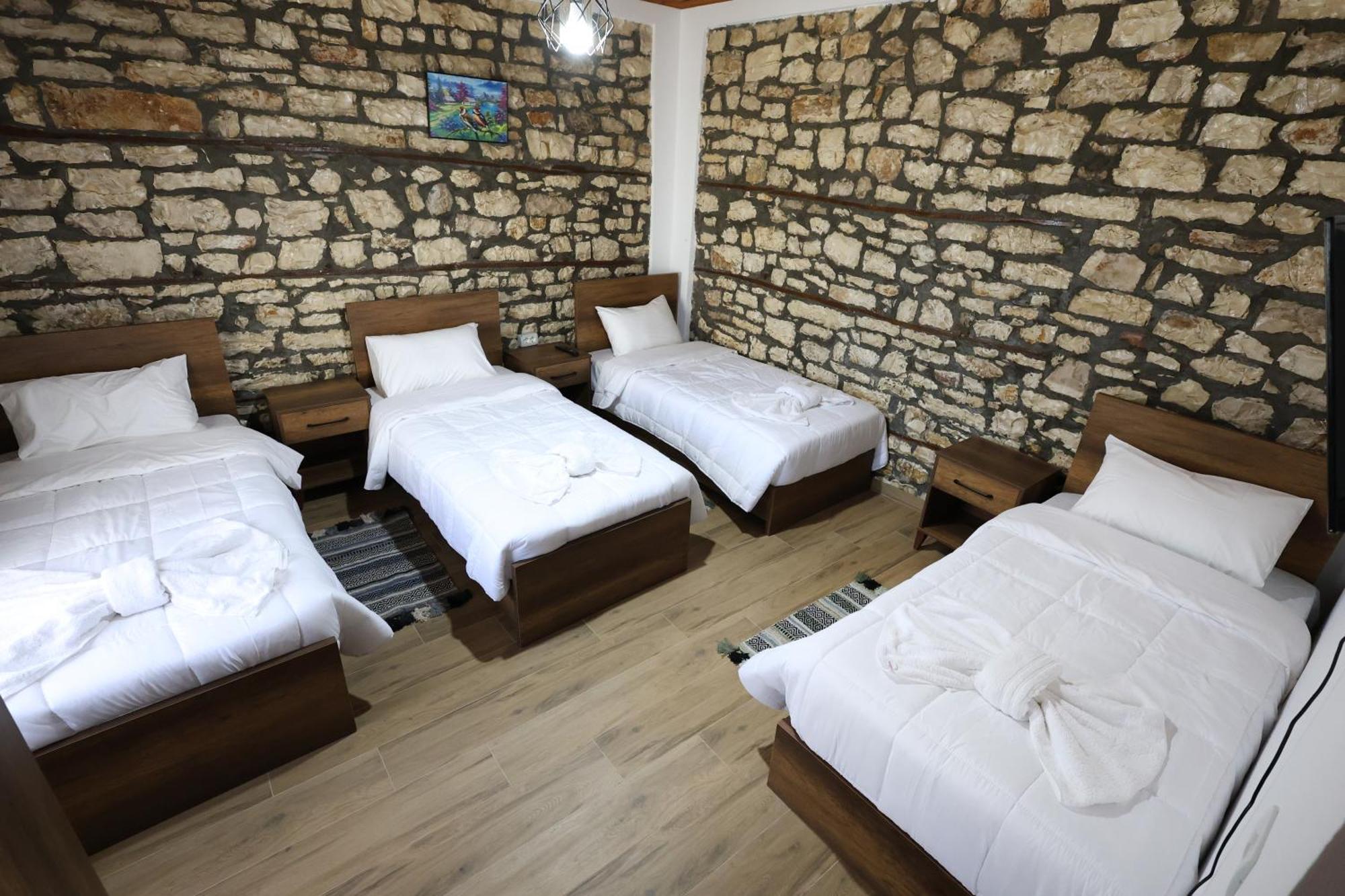 Villa Shpiragu Village Experience Berat Kültér fotó