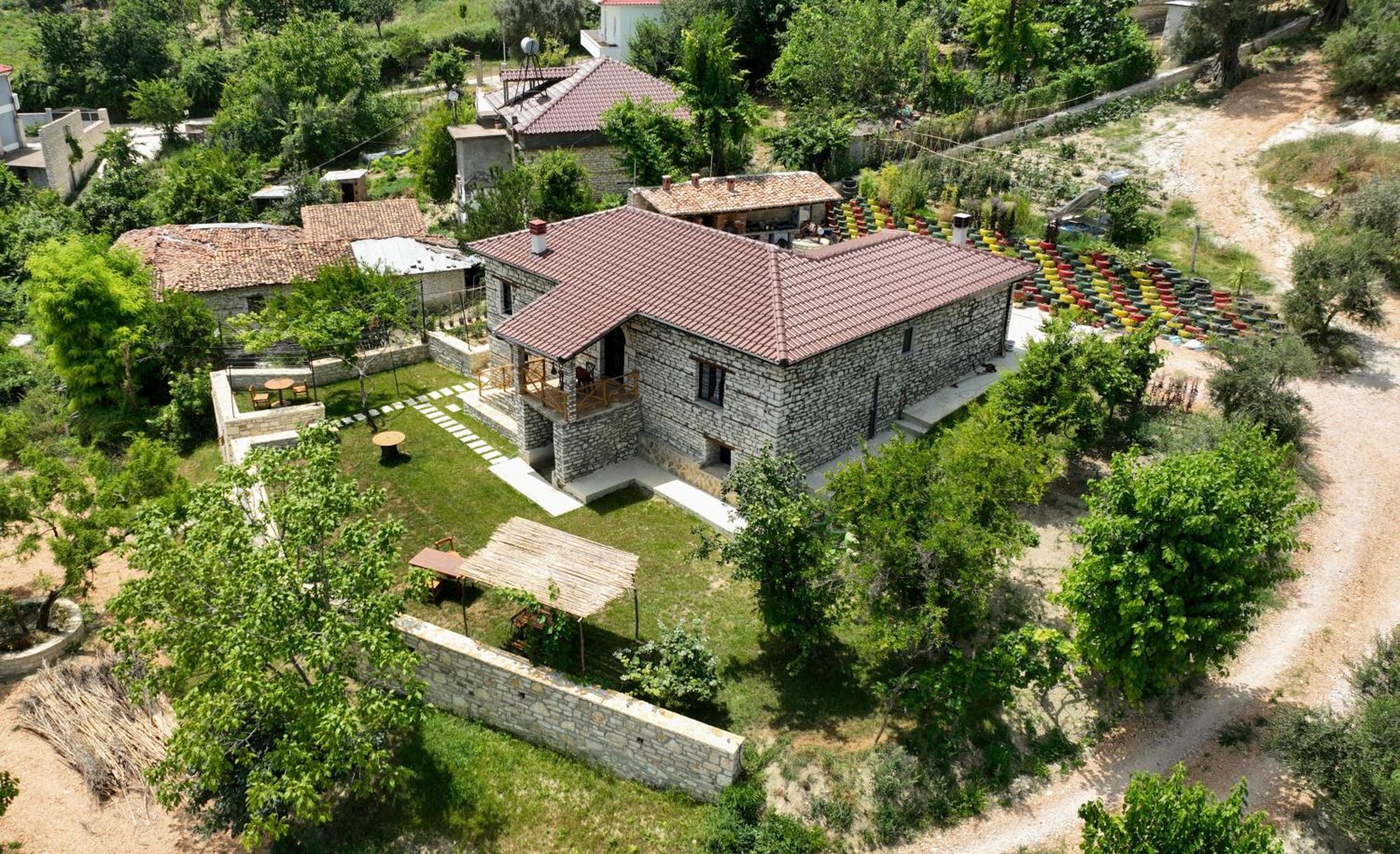 Villa Shpiragu Village Experience Berat Kültér fotó