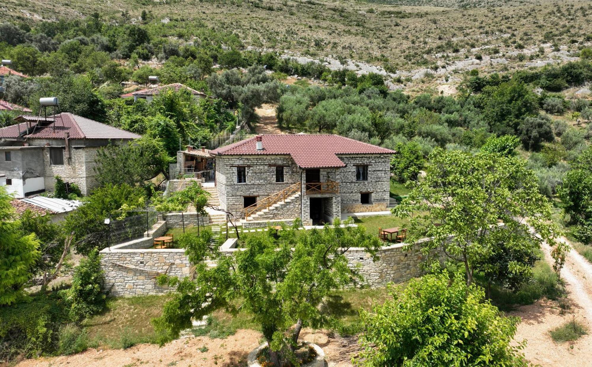 Villa Shpiragu Village Experience Berat Kültér fotó