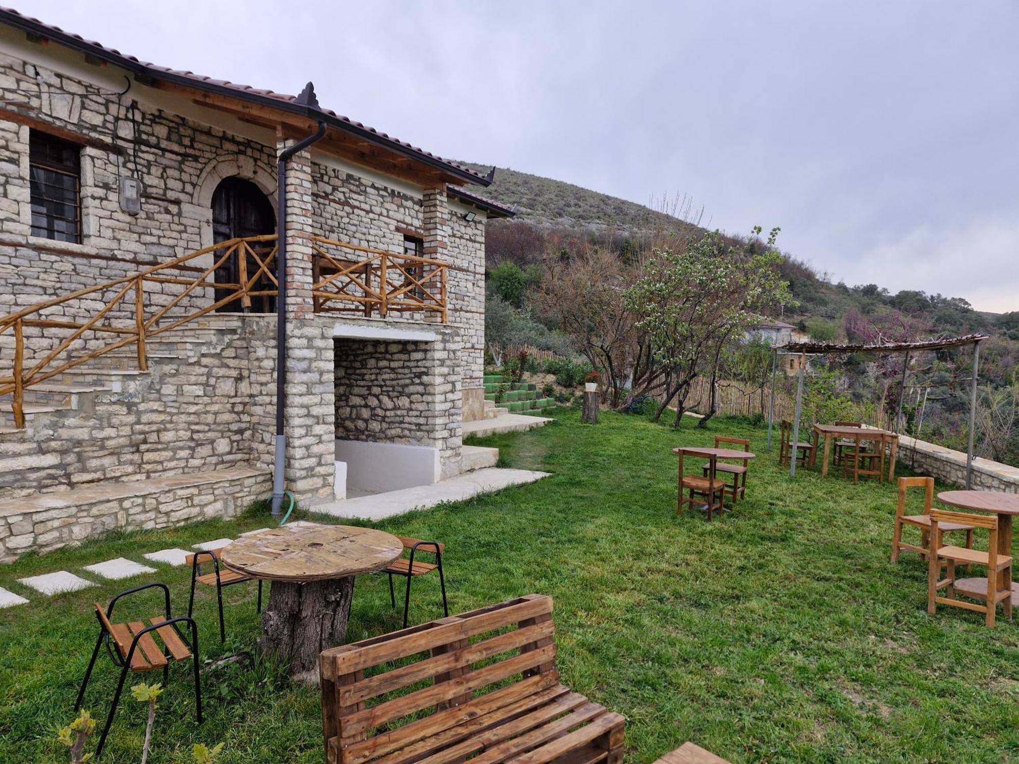 Villa Shpiragu Village Experience Berat Kültér fotó